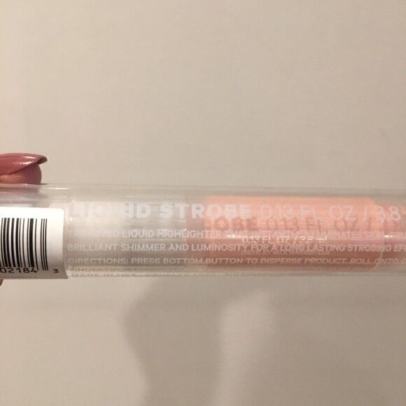 Milk Makeup Aura Liquid Highlighter Roller Pen - Picture 4 of 5